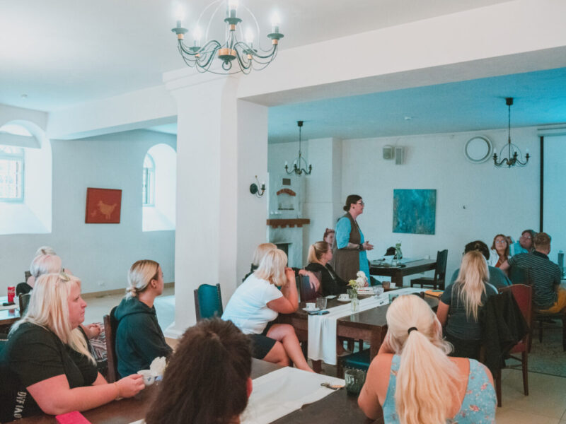 ENKi suvekool 2023 projekti "Noortevaldkonna digihüpe" raames