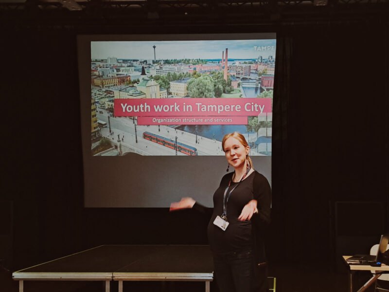 KOV noorsootöö spetsialistid käisid Soomes noorte osalust ja kaasamist kaemas - Eesti Noorsootöötajate Kogu