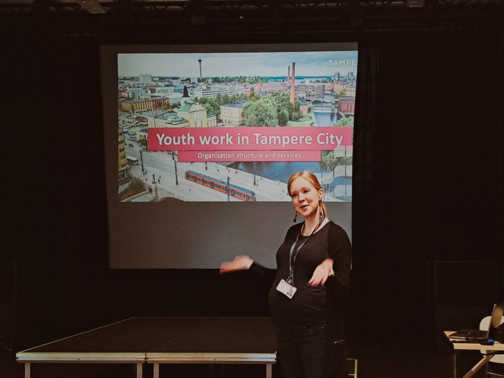 KOV noorsootöö spetsialistid käisid Soomes noorte osalust ja kaasamist kaemas - Eesti Noorsootöötajate Kogu